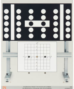 Kalibriertafel für Radar und Frontkamera
