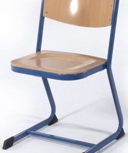 Kufenstuhl, ergonomisch geformte Sitzfläche, mit Kunststoffgleitern