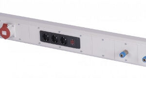 Funktionsleiste mit 3xSchuko 230V + Schalter, 1xCEE 400V, 2xDruckluft, 875x130x6